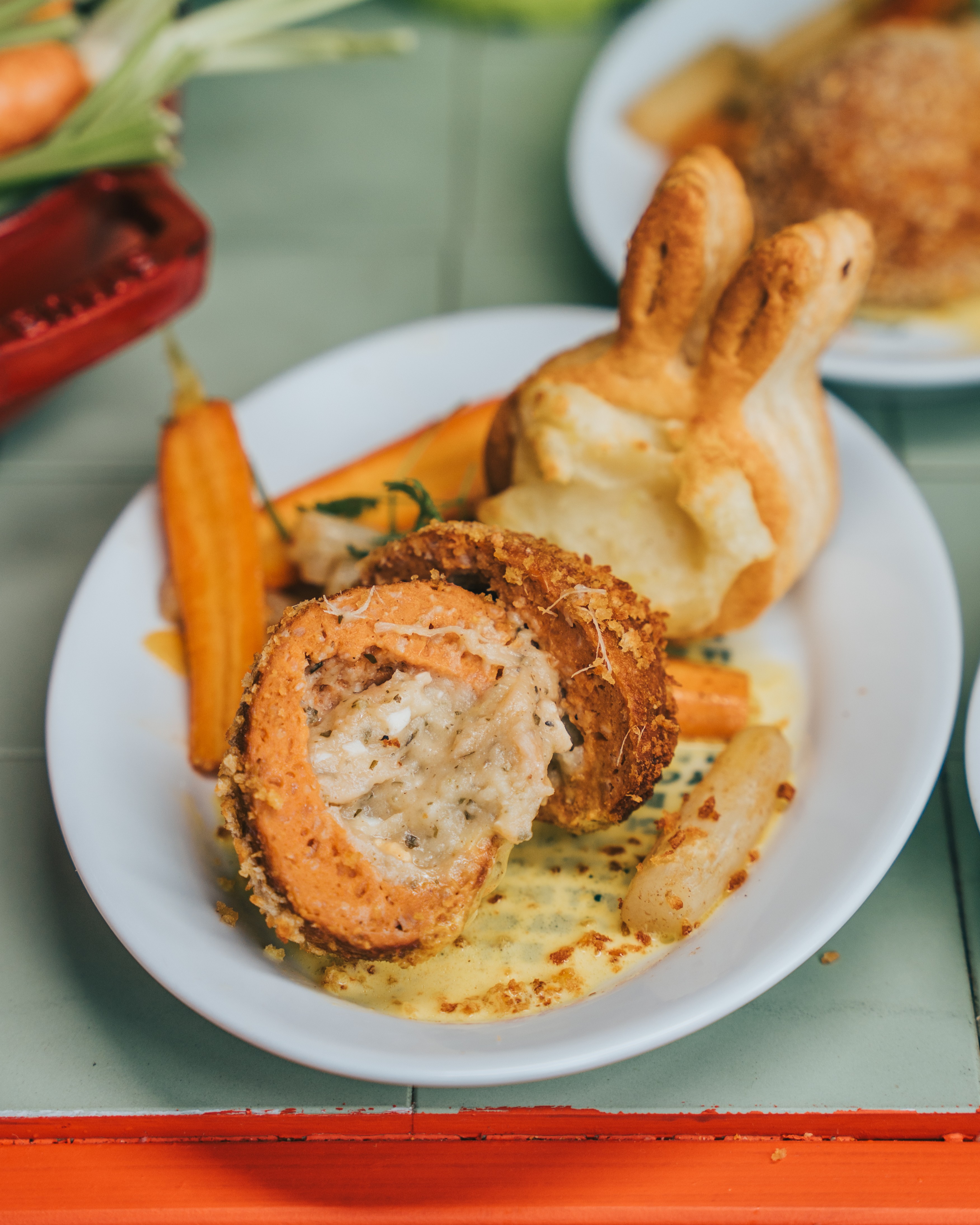 Aspergebal met gevuld konijntje