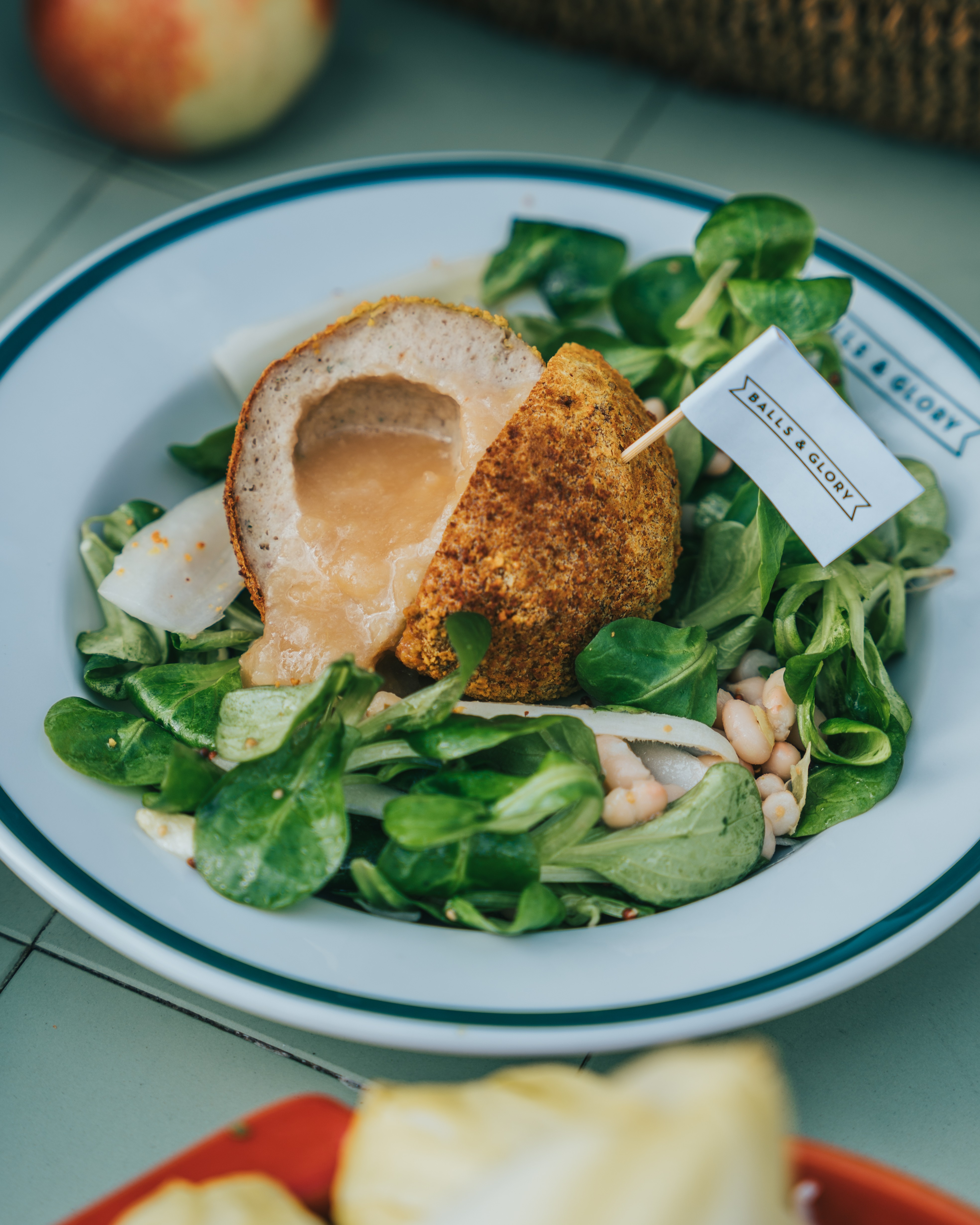 Witloofsalade met kip-appel bal